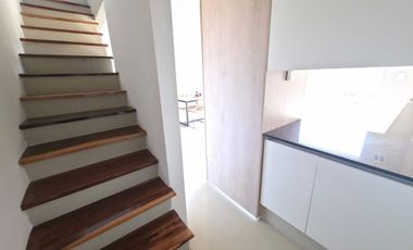 VENTA TRIPLEX. QUINCHO Y COCHERA.  OLIVOS