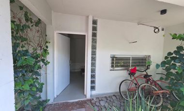 VENTA TRIPLEX. QUINCHO Y COCHERA.  OLIVOS