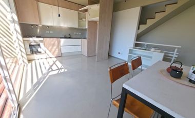 VENTA TRIPLEX. QUINCHO Y COCHERA.  OLIVOS