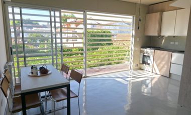 VENTA TRIPLEX. QUINCHO Y COCHERA.  OLIVOS