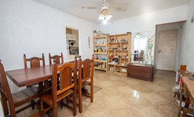 Oportunidad Única – Casa con Patio y Cochera