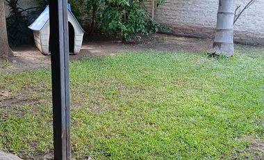 Oportunidad Única – Casa con Patio y Cochera