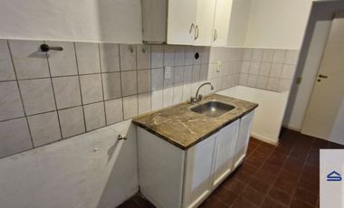 Departamento en alquiler c/ cochera en Luzuriaga