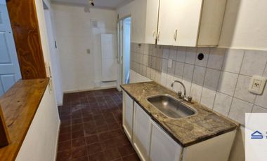 Departamento en alquiler c/ cochera en Luzuriaga