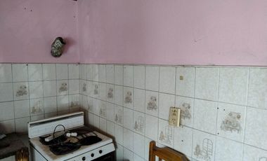 Casa con departamento interno, mas salon.Sarmiento