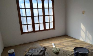 Casa con departamento interno, mas salon.Sarmiento