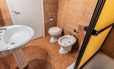 VENTA CASA 5 amb-LANUS ESTE