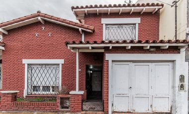 VENTA CASA 5 amb-LANUS ESTE