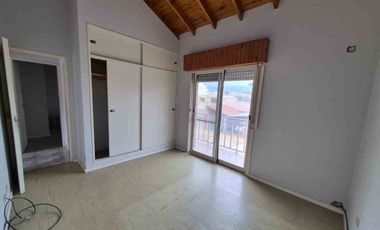 ALQUILER PH 3 AMBIENTES CON PATIO SIN EXPENSAS