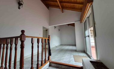 ALQUILER PH 3 AMBIENTES CON PATIO SIN EXPENSAS