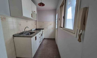 ALQUILER PH 3 AMBIENTES CON PATIO SIN EXPENSAS