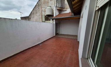ALQUILER PH 3 AMBIENTES CON PATIO SIN EXPENSAS