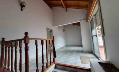 ALQUILER PH 3 AMBIENTES CON PATIO SIN EXPENSAS