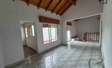 ALQUILER PH 3 AMBIENTES CON PATIO SIN EXPENSAS