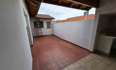 ALQUILER PH 3 AMBIENTES CON PATIO SIN EXPENSAS