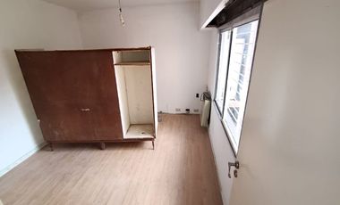 ALQUILER CASA 4 AMBIENTES CON PATIO EN LOMAS