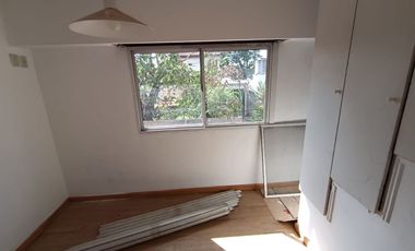 ALQUILER CASA 4 AMBIENTES CON PATIO EN LOMAS