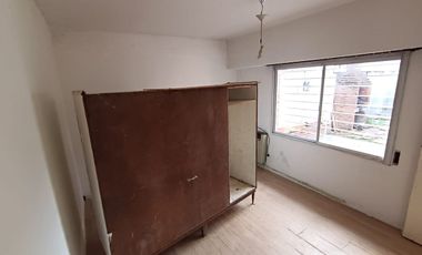 ALQUILER CASA 4 AMBIENTES CON PATIO EN LOMAS