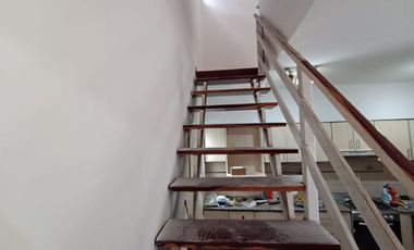 ALQUILER CASA 4 AMBIENTES CON PATIO EN LOMAS