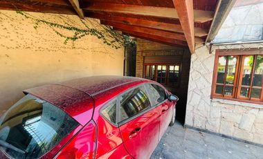 CASA 4 AMBIENTES EN VENTA QUINCHO COCHERA EN GLEW