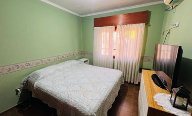 CASA 4 AMBIENTES EN VENTA QUINCHO COCHERA EN GLEW
