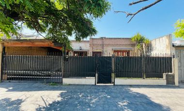 CASA 4 AMBIENTES EN VENTA QUINCHO COCHERA EN GLEW