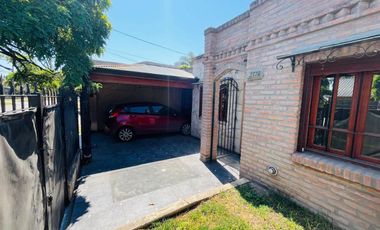 CASA 4 AMBIENTES EN VENTA QUINCHO COCHERA EN GLEW