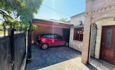 CASA 4 AMBIENTES EN VENTA QUINCHO COCHERA EN GLEW