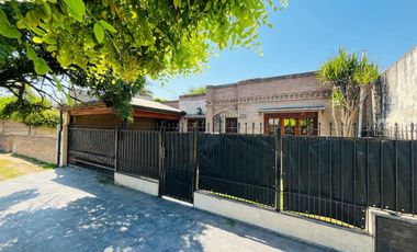CASA 4 AMBIENTES EN VENTA QUINCHO COCHERA EN GLEW