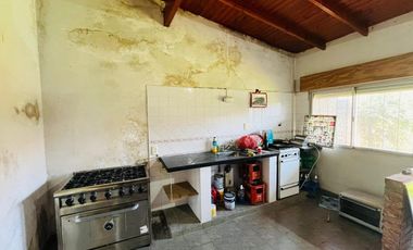 CASA 4 AMBIENTES EN VENTA QUINCHO COCHERA EN GLEW