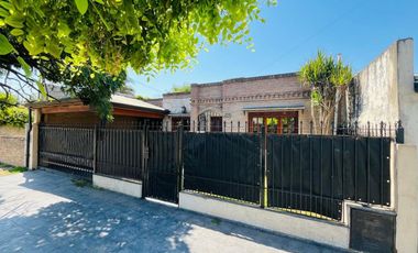 CASA 4 AMBIENTES EN VENTA QUINCHO COCHERA EN GLEW