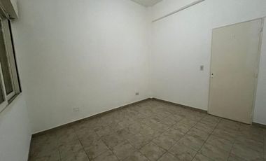 VENTA PH 3 AMB + ESCRITORIO EN PLANTA BAJA MORON