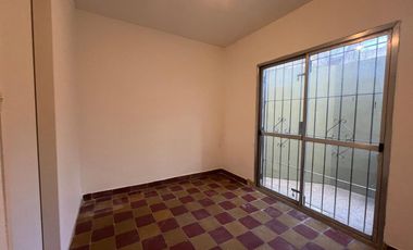 VENTA PH 3 AMB + ESCRITORIO EN PLANTA BAJA MORON