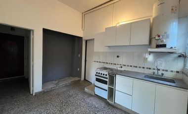 VENTA PH 3 AMB + ESCRITORIO EN PLANTA BAJA MORON