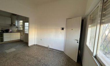 VENTA PH 3 AMB + ESCRITORIO EN PLANTA BAJA MORON