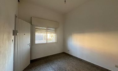 VENTA PH 3 AMB + ESCRITORIO EN PLANTA BAJA MORON
