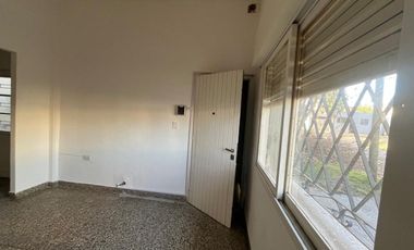VENTA PH 3 AMB + ESCRITORIO EN PLANTA BAJA MORON