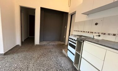 VENTA PH 3 AMB + ESCRITORIO EN PLANTA BAJA MORON