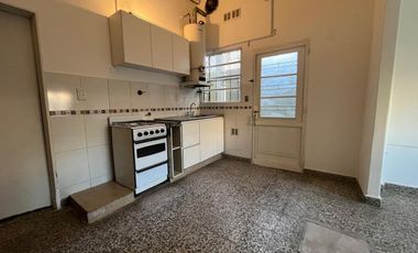 VENTA PH 3 AMB + ESCRITORIO EN PLANTA BAJA MORON