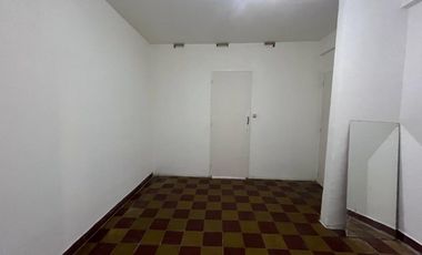 VENTA PH 3 AMB + ESCRITORIO EN PLANTA BAJA MORON