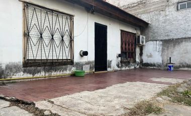 CASA VENTA R.CASTILLO 4 AMB PATIO/COCHERA/QUINCHO