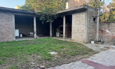 CASA VENTA R.CASTILLO 4 AMB PATIO/COCHERA/QUINCHO