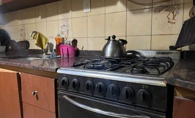 CASA VENTA R.CASTILLO 4 AMB PATIO/COCHERA/QUINCHO