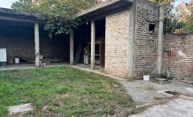 CASA VENTA R.CASTILLO 4 AMB PATIO/COCHERA/QUINCHO