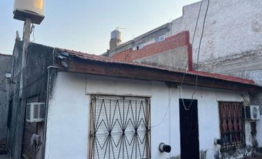 CASA VENTA R.CASTILLO 4 AMB PATIO/COCHERA/QUINCHO