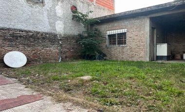 CASA VENTA R.CASTILLO 4 AMB PATIO/COCHERA/QUINCHO