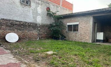 CASA VENTA R.CASTILLO 4 AMB PATIO/COCHERA/QUINCHO