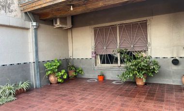 CASA VENTA R.CASTILLO 4 AMB PATIO/COCHERA/QUINCHO