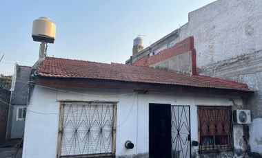 CASA VENTA R.CASTILLO 4 AMB PATIO/COCHERA/QUINCHO