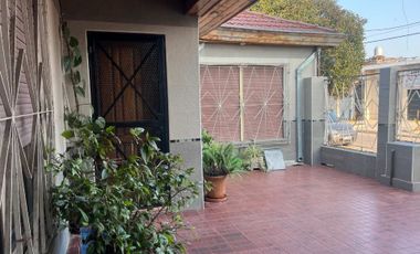 CASA VENTA R.CASTILLO 4 AMB PATIO/COCHERA/QUINCHO